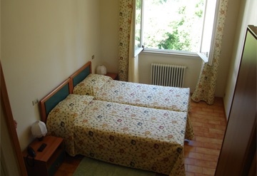 Double Room ( Separate Beds)